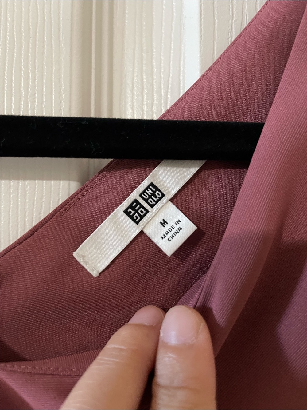 UNIQLO Flutter Sleeve V-Neck A-Line Dress in Mauve - Picture 4 of 6